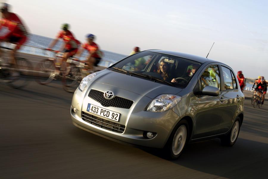  Toyota Yaris 2005 года  (фото 125 из 165)